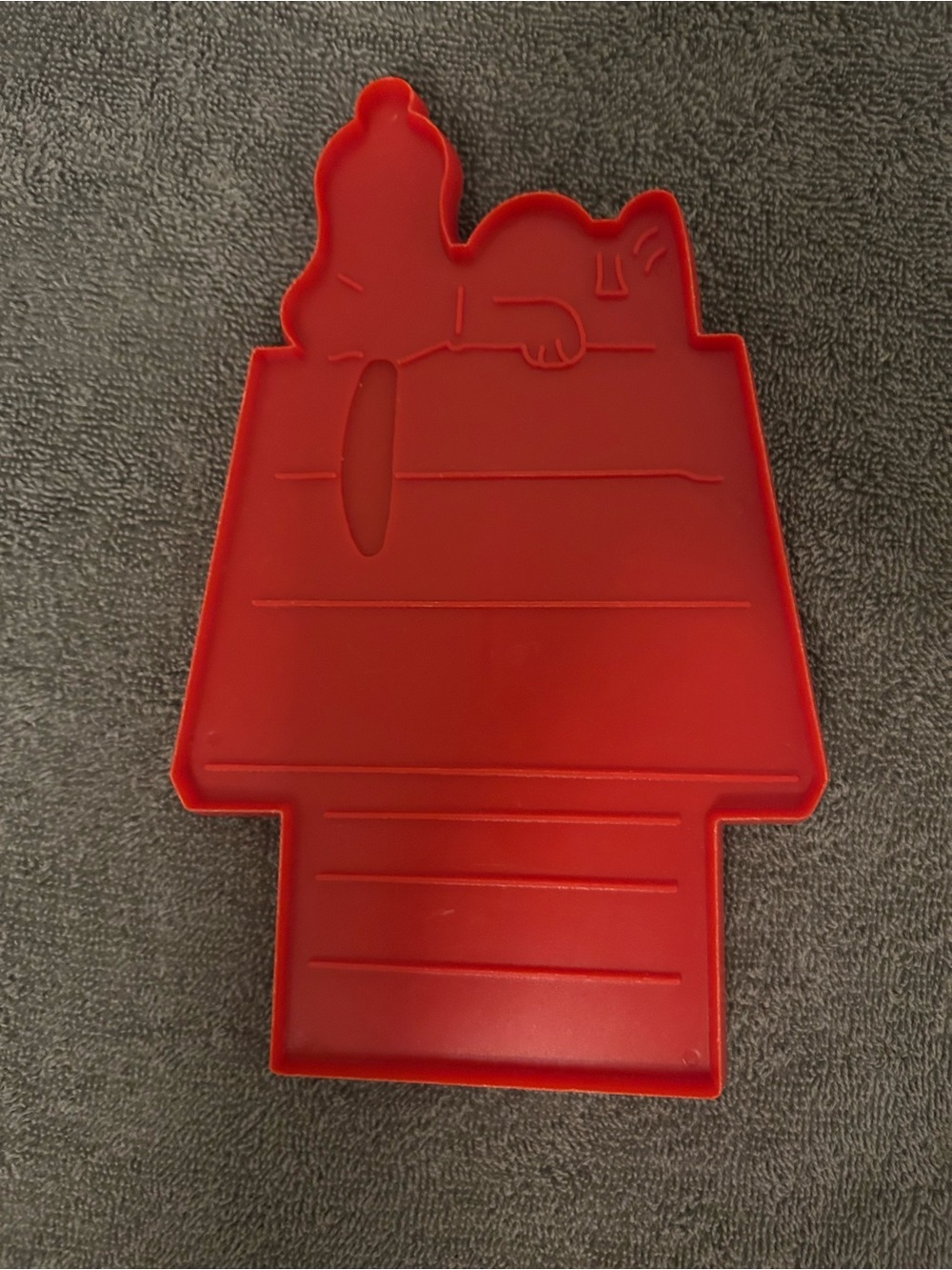Vintage Snoopy Red Doghouse Cookie Cutter. Hallmark.